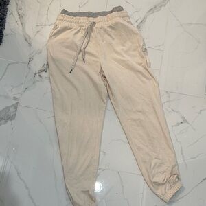 Vuori Women's Beige Joggers Nude